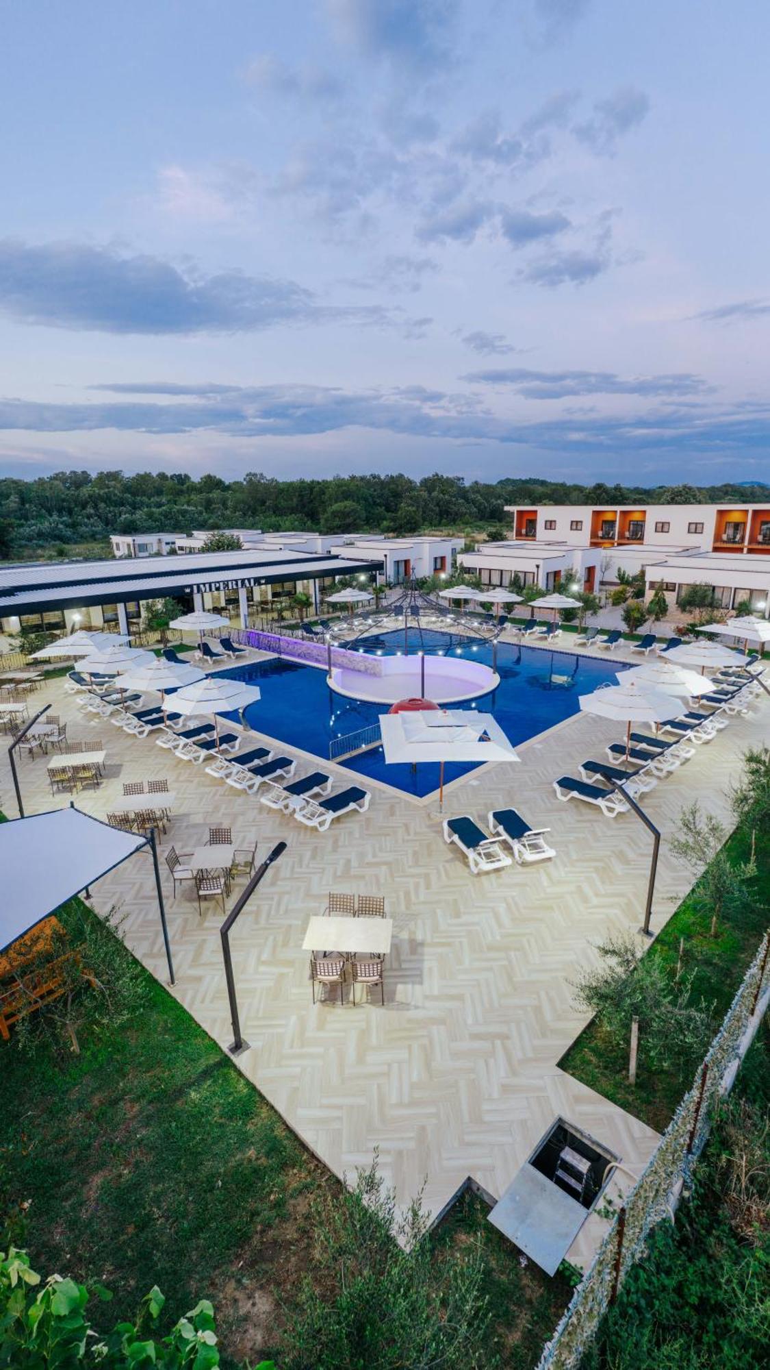 Imperial Family Resort Улцинь Екстер'єр фото