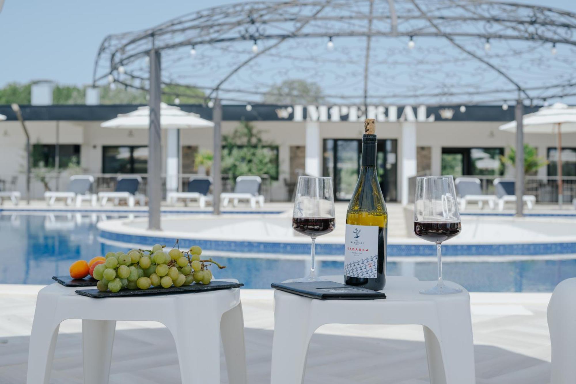 Imperial Family Resort Улцинь Екстер'єр фото