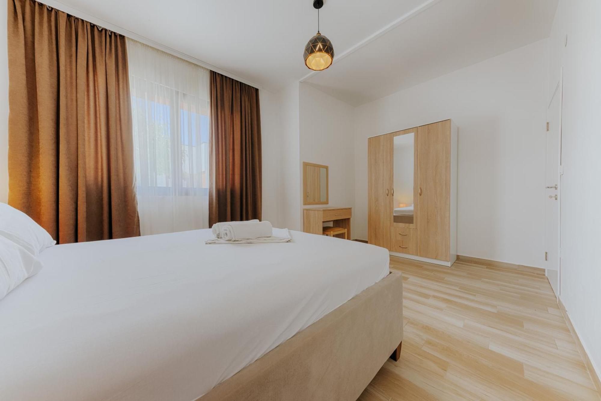 Imperial Family Resort Улцинь Екстер'єр фото