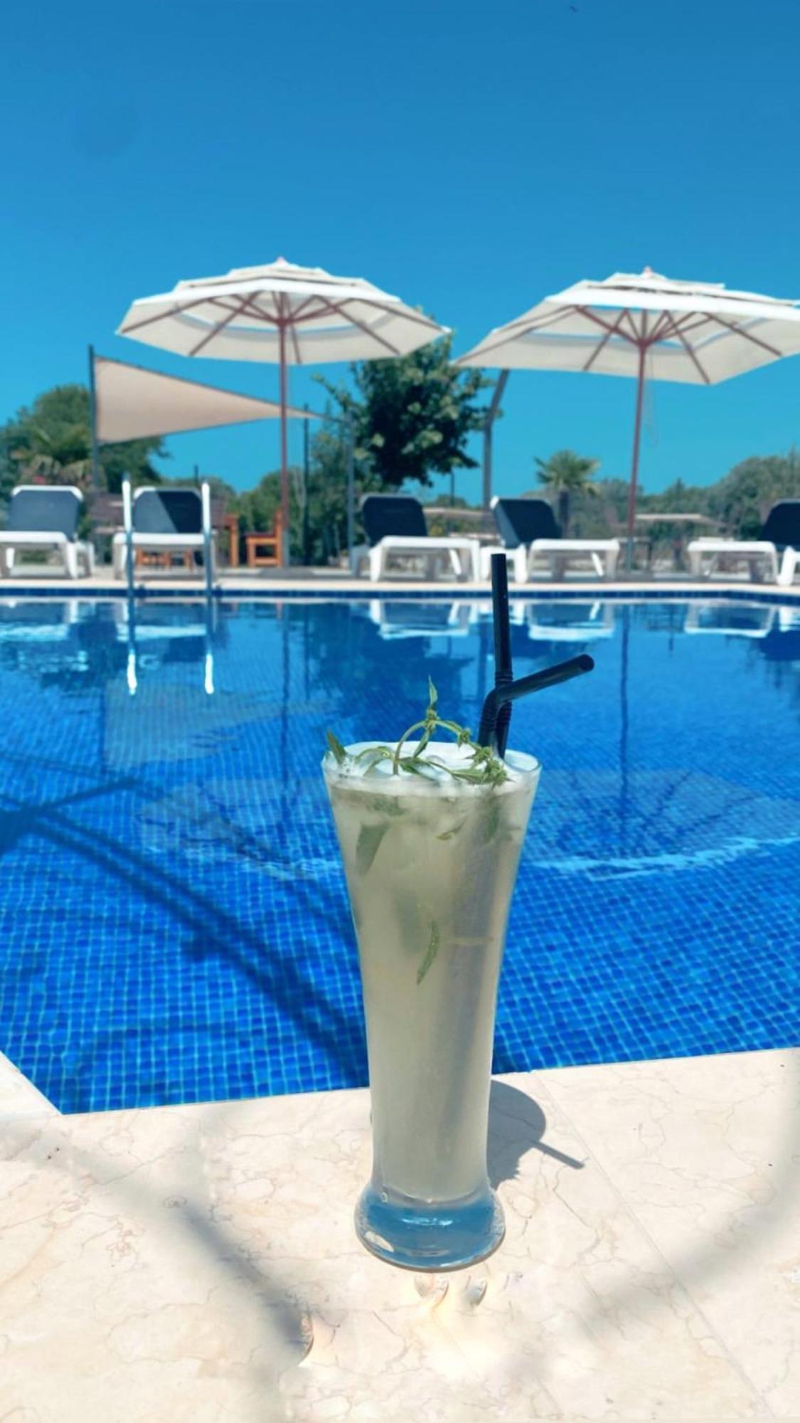 Imperial Family Resort Улцинь Екстер'єр фото