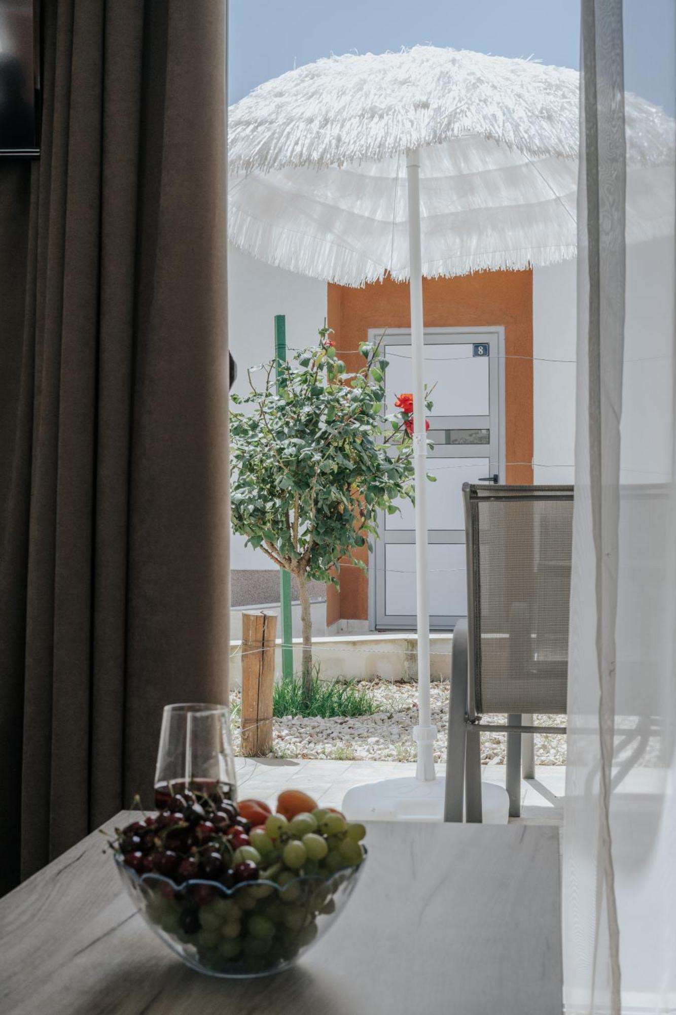 Imperial Family Resort Улцинь Екстер'єр фото