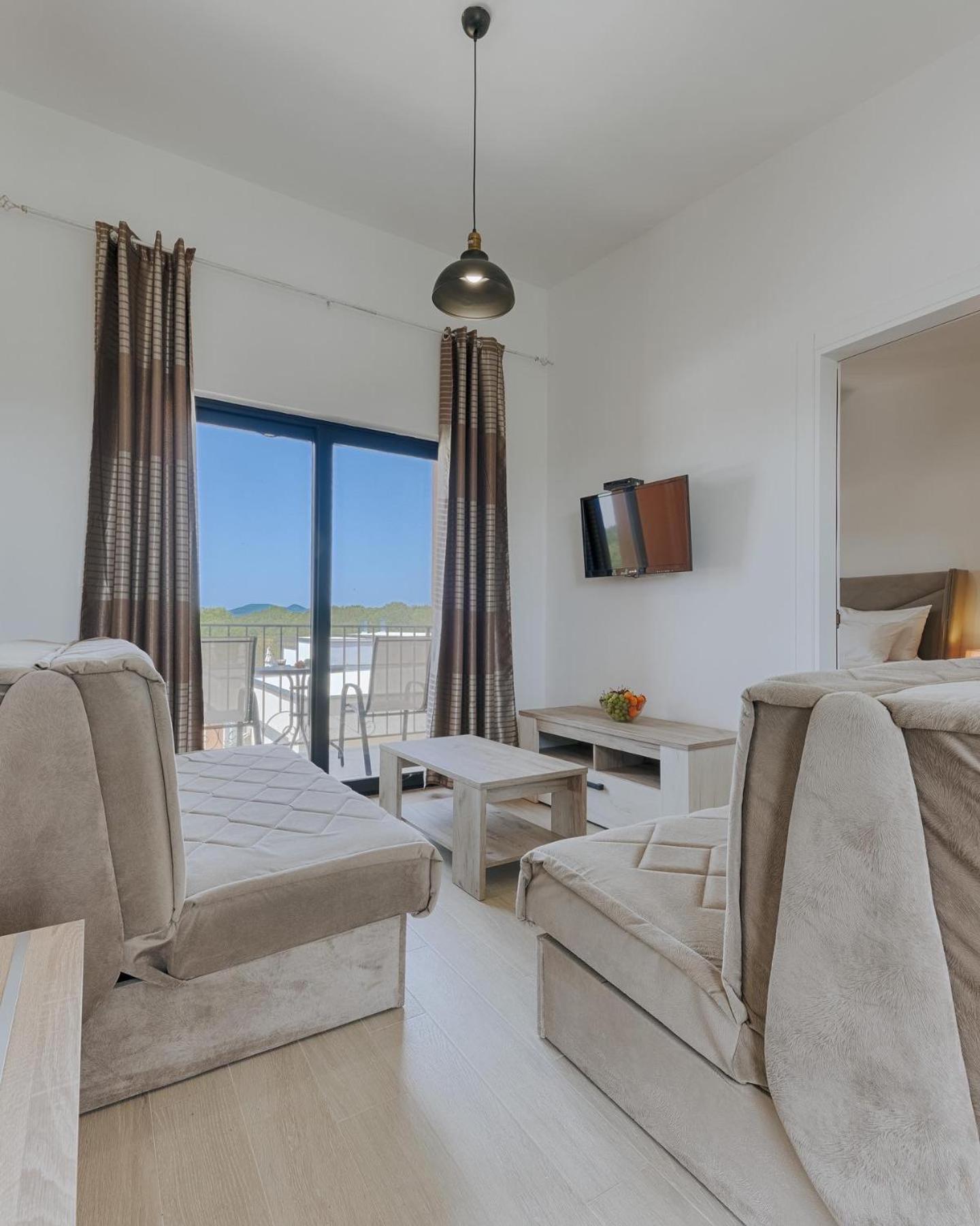 Imperial Family Resort Улцинь Екстер'єр фото