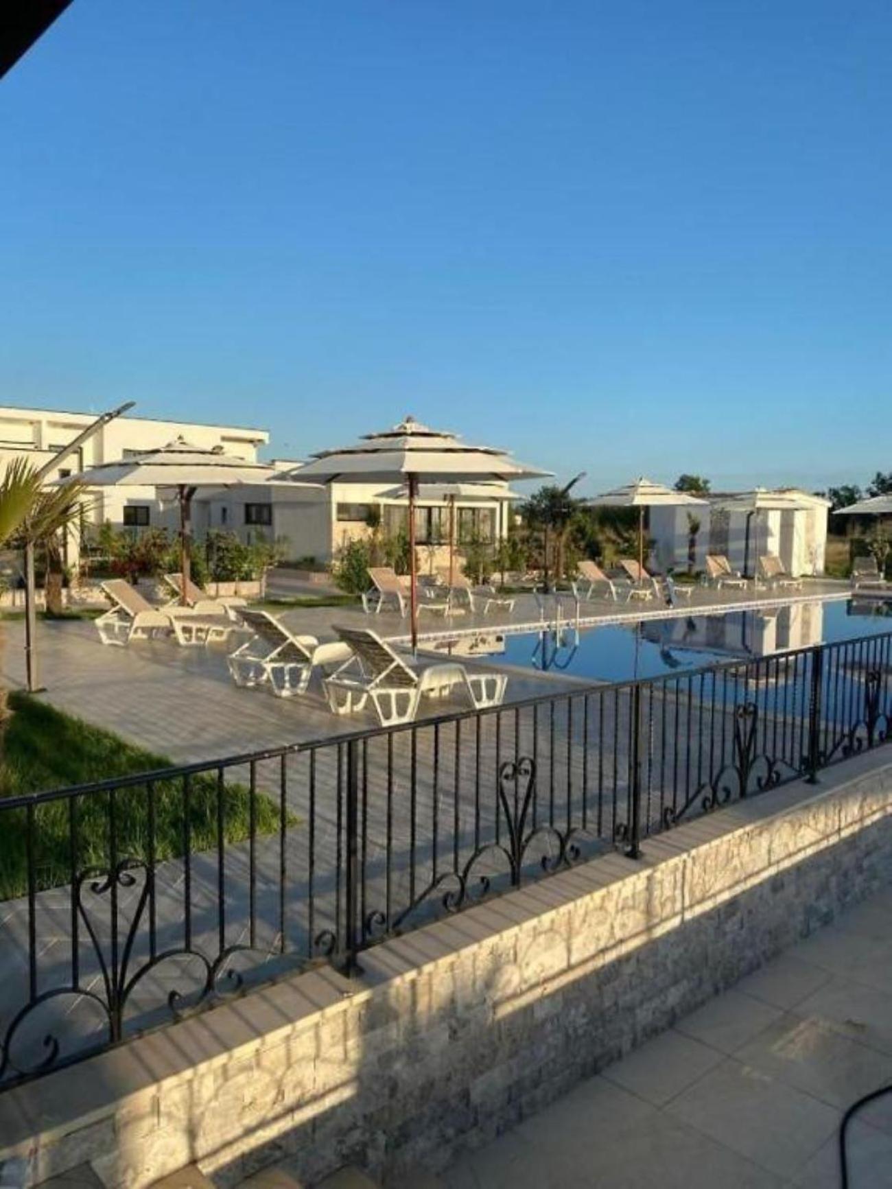 Imperial Family Resort Улцинь Екстер'єр фото